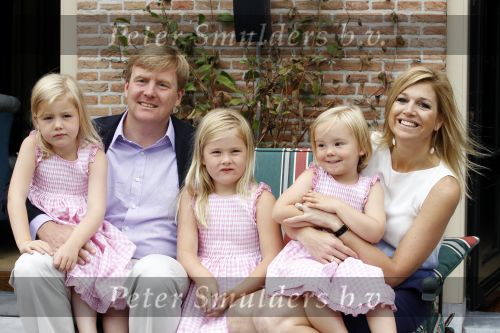 Wassernaar 5 juni 2010
Fotouurtje met Prinses Maxima Amalia Alexia Ariane en Prins Willem Alexander in de tuin van hun huis op de Horsten.
Peter Smulders bv