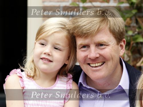 Wassernaar 5 juni 2010
Fotouurtje met Prinses Maxima Amalia Alexia Ariane en Prins Willem Alexander in de tuin van hun huis op de Horsten.
Peter Smulders bv