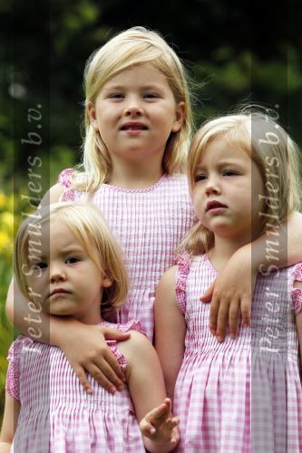 Wassernaar 5 juni 2010
Fotouurtje met Prinses Maxima Amalia Alexia Ariane en Prins Willem Alexander in de tuin van hun huis op de Horsten.
Peter Smulders bv