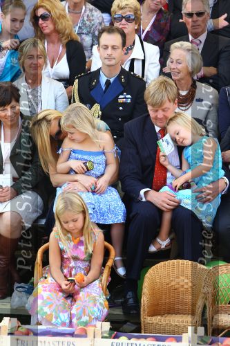 Tiel, 11 September 2010
50e maal FruitCorso met als gasten
Prins Willem Alexander, Prinses Maxima, Prinses Amalia, Prinses Alexia en Prinses Ariane
Foto Peter Smulders BV