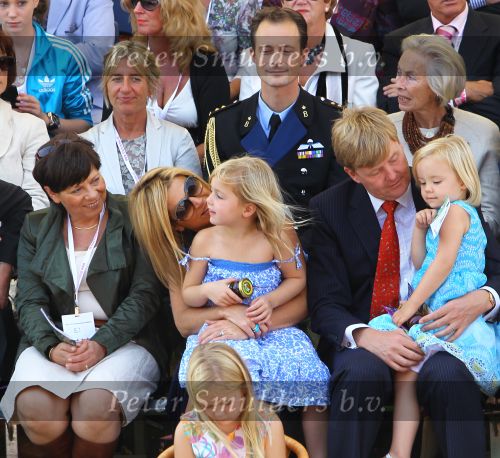 Tiel, 11 September 2010
50e maal FruitCorso met als gasten
Prins Willem Alexander, Prinses Maxima, Prinses Amalia, Prinses Alexia en Prinses Ariane
Foto Peter Smulders BV