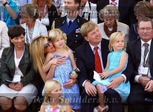 Tiel, 11 September 2010
50e maal FruitCorso met als gasten
Prins Willem Alexander, Prinses Maxima, Prinses Amalia, Prinses Alexia en Prinses Ariane
Foto Peter Smulders BV