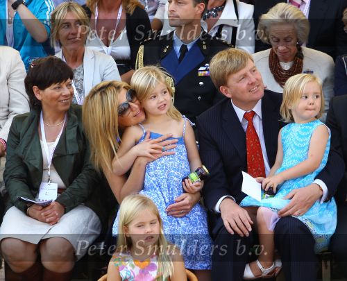 Tiel, 11 September 2010
50e maal FruitCorso met als gasten
Prins Willem Alexander, Prinses Maxima, Prinses Amalia, Prinses Alexia en Prinses Ariane
Foto Peter Smulders BV