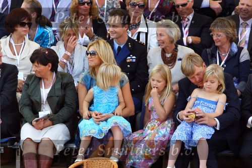 Tiel, 11 September 2010
50e maal FruitCorso met als gasten
Prins Willem Alexander, Prinses Maxima, Prinses Amalia, Prinses Alexia en Prinses Ariane
Foto Peter Smulders BV