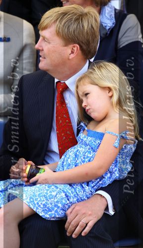 Tiel, 11 September 2010
50e maal FruitCorso met als gasten
Prins Willem Alexander, Prinses Maxima, Prinses Amalia, Prinses Alexia en Prinses Ariane
Foto Peter Smulders BV