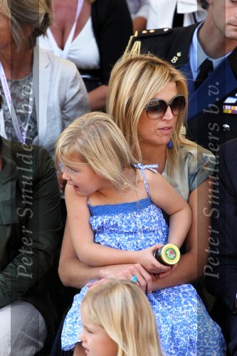 Tiel, 11 September 2010
50e maal FruitCorso met als gasten
Prins Willem Alexander, Prinses Maxima, Prinses Amalia, Prinses Alexia en Prinses Ariane
Foto Peter Smulders BV