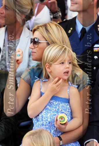 Tiel, 11 September 2010
50e maal FruitCorso met als gasten
Prins Willem Alexander, Prinses Maxima, Prinses Amalia, Prinses Alexia en Prinses Ariane
Foto Peter Smulders BV