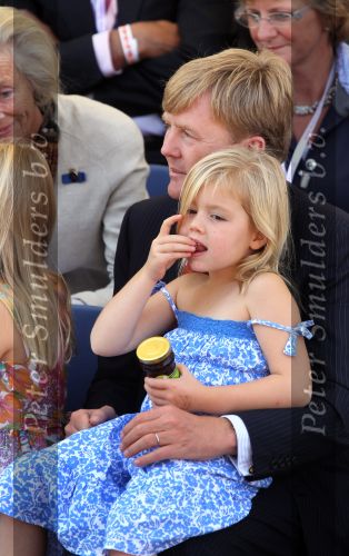 Tiel, 11 September 2010
50e maal FruitCorso met als gasten
Prins Willem Alexander, Prinses Maxima, Prinses Amalia, Prinses Alexia en Prinses Ariane
Foto Peter Smulders BV