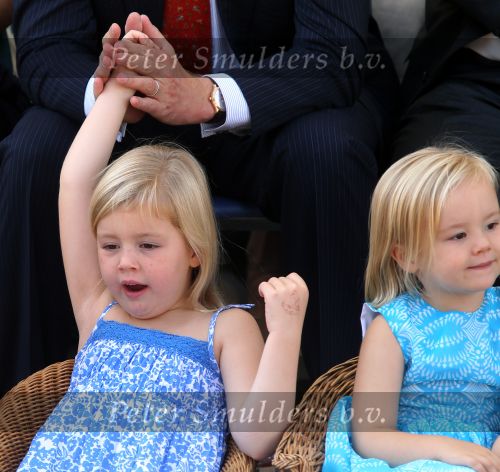 Tiel, 11 September 2010
50e maal FruitCorso met als gasten
Prins Willem Alexander, Prinses Maxima, Prinses Amalia, Prinses Alexia en Prinses Ariane
Foto Peter Smulders BV