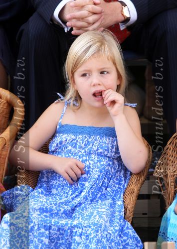 Tiel, 11 September 2010
50e maal FruitCorso met als gasten
Prins Willem Alexander, Prinses Maxima, Prinses Amalia, Prinses Alexia en Prinses Ariane
Foto Peter Smulders BV