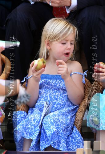 Tiel, 11 September 2010
50e maal FruitCorso met als gasten
Prins Willem Alexander, Prinses Maxima, Prinses Amalia, Prinses Alexia en Prinses Ariane
Foto Peter Smulders BV