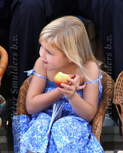 Tiel, 11 September 2010
50e maal FruitCorso met als gasten
Prins Willem Alexander, Prinses Maxima, Prinses Amalia, Prinses Alexia en Prinses Ariane
Foto Peter Smulders BV