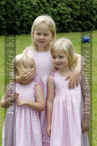 Wassernaar 5 juni 2010
Fotouurtje met Prinses Maxima Amalia Alexia Ariane en Prins Willem Alexander in de tuin van hun huis op de Horsten.
Peter Smulders bv
