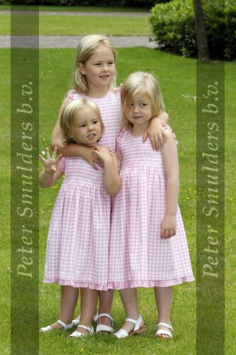 Wassernaar 5 juni 2010
Fotouurtje met Prinses Maxima Amalia Alexia Ariane en Prins Willem Alexander in de tuin van hun huis op de Horsten.
Peter Smulders bv