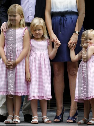 Wassernaar 5 juni 2010
Fotouurtje met Prinses Maxima Amalia Alexia Ariane en Prins Willem Alexander in de tuin van hun huis op de Horsten.
Peter Smulders bv
