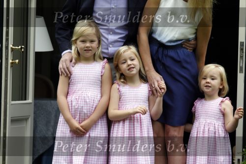 Wassernaar 5 juni 2010
Fotouurtje met Prinses Maxima Amalia Alexia Ariane en Prins Willem Alexander in de tuin van hun huis op de Horsten.
Peter Smulders bv
