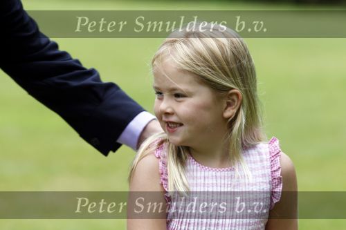 Wassernaar 5 juni 2010
Fotouurtje met Prinses Maxima Amalia Alexia Ariane en Prins Willem Alexander in de tuin van hun huis op de Horsten.
Peter Smulders bv