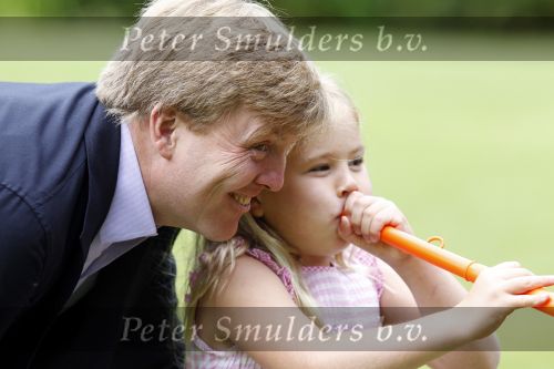 Wassernaar 5 juni 2010
Fotouurtje met Prinses Maxima Amalia Alexia Ariane en Prins Willem Alexander in de tuin van hun huis op de Horsten.
Peter Smulders bv