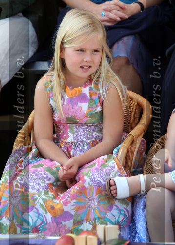 Tiel, 11 September 2010
50e maal FruitCorso met als gasten
Prins Willem Alexander, Prinses Maxima, Prinses Amalia, Prinses Alexia en Prinses Ariane
Foto Peter Smulders BV