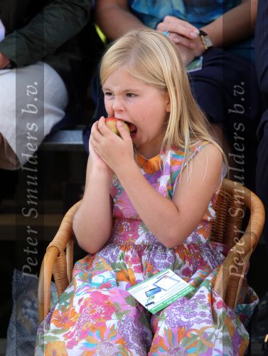 Tiel, 11 September 2010
50e maal FruitCorso met als gasten
Prins Willem Alexander, Prinses Maxima, Prinses Amalia, Prinses Alexia en Prinses Ariane
Foto Peter Smulders BV