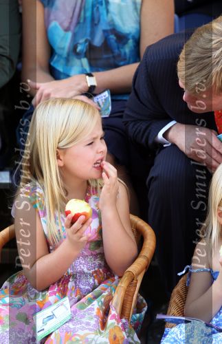 Tiel, 11 September 2010
50e maal FruitCorso met als gasten
Prins Willem Alexander, Prinses Maxima, Prinses Amalia, Prinses Alexia en Prinses Ariane
Foto Peter Smulders BV