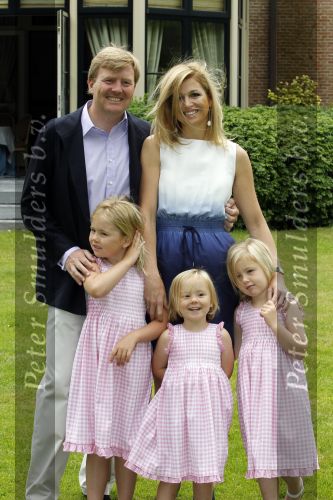 Wassernaar 5 juni 2010
Fotouurtje met Prinses Maxima Amalia Alexia Ariane en Prins Willem Alexander in de tuin van hun huis op de Horsten.
Peter Smulders bv