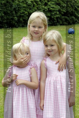 Wassernaar 5 juni 2010
Fotouurtje met Prinses Maxima Amalia Alexia Ariane en Prins Willem Alexander in de tuin van hun huis op de Horsten.
Peter Smulders bv