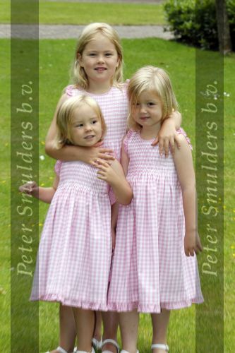 Wassernaar 5 juni 2010
Fotouurtje met Prinses Maxima Amalia Alexia Ariane en Prins Willem Alexander in de tuin van hun huis op de Horsten.
Peter Smulders bv