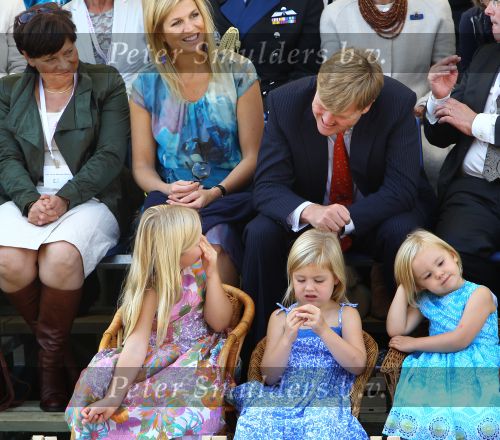 Tiel, 11 September 2010
50e maal FruitCorso met als gasten
Prins Willem Alexander, Prinses Maxima, Prinses Amalia, Prinses Alexia en Prinses Ariane
Foto Peter Smulders BV