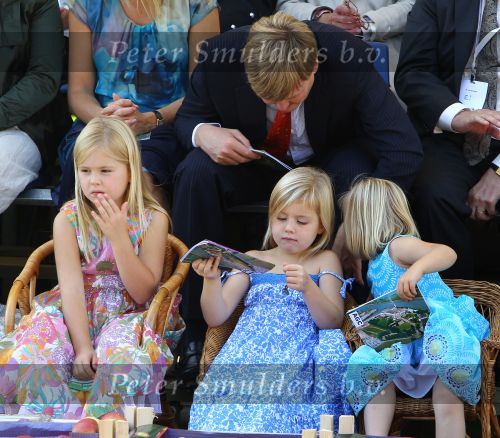 Tiel, 11 September 2010
50e maal FruitCorso met als gasten
Prins Willem Alexander, Prinses Maxima, Prinses Amalia, Prinses Alexia en Prinses Ariane
Foto Peter Smulders BV