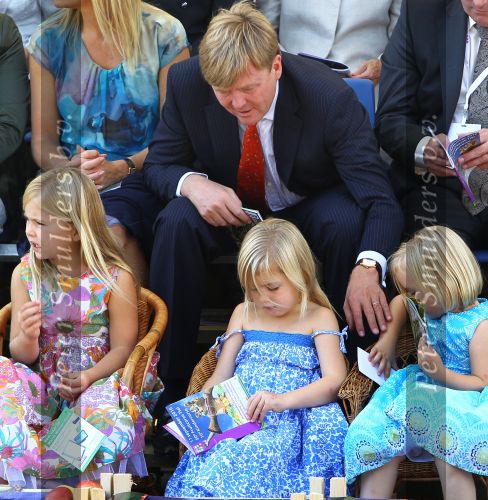Tiel, 11 September 2010
50e maal FruitCorso met als gasten
Prins Willem Alexander, Prinses Maxima, Prinses Amalia, Prinses Alexia en Prinses Ariane
Foto Peter Smulders BV