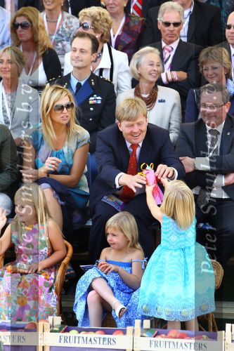 Tiel, 11 September 2010
50e maal FruitCorso met als gasten
Prins Willem Alexander, Prinses Maxima, Prinses Amalia, Prinses Alexia en Prinses Ariane
Foto Peter Smulders BV