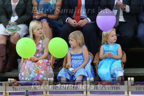 Tiel, 11 September 2010
50e maal FruitCorso met als gasten
Prins Willem Alexander, Prinses Maxima, Prinses Amalia, Prinses Alexia en Prinses Ariane
Foto Peter Smulders BV