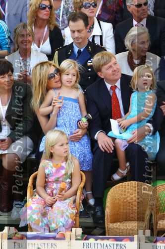 Tiel, 11 September 2010
50e maal FruitCorso met als gasten
Prins Willem Alexander, Prinses Maxima, Prinses Amalia, Prinses Alexia en Prinses Ariane
Foto Peter Smulders BV