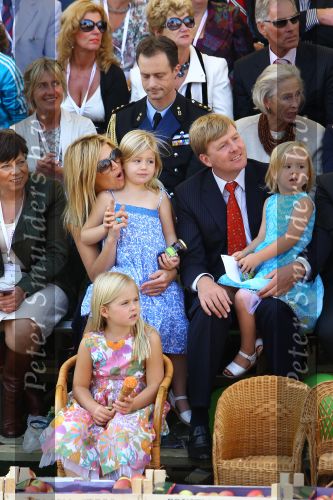 Tiel, 11 September 2010
50e maal FruitCorso met als gasten
Prins Willem Alexander, Prinses Maxima, Prinses Amalia, Prinses Alexia en Prinses Ariane
Foto Peter Smulders BV