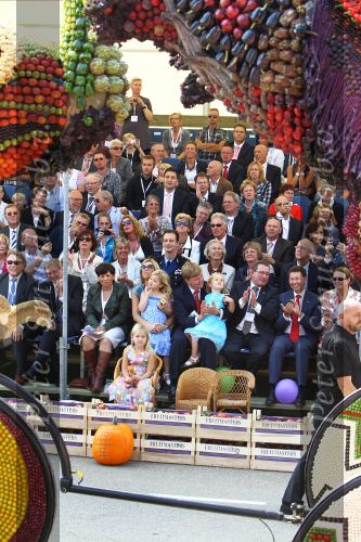 Tiel, 11 September 2010
50e maal FruitCorso met als gasten
Prins Willem Alexander, Prinses Maxima, Prinses Amalia, Prinses Alexia en Prinses Ariane
Foto Peter Smulders BV
