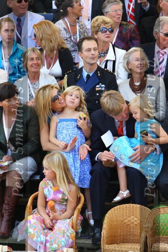 Tiel, 11 September 2010
50e maal FruitCorso met als gasten
Prins Willem Alexander, Prinses Maxima, Prinses Amalia, Prinses Alexia en Prinses Ariane
Foto Peter Smulders BV