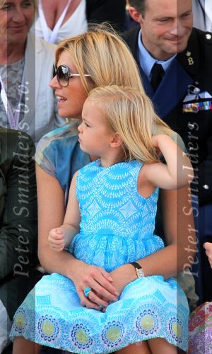 Tiel, 11 September 2010
50e maal FruitCorso met als gasten
Prins Willem Alexander, Prinses Maxima, Prinses Amalia, Prinses Alexia en Prinses Ariane
Foto Peter Smulders BV