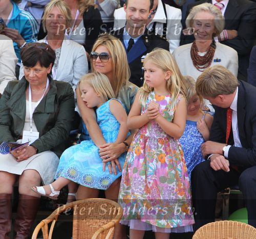 Tiel, 11 September 2010
50e maal FruitCorso met als gasten
Prins Willem Alexander, Prinses Maxima, Prinses Amalia, Prinses Alexia en Prinses Ariane
Foto Peter Smulders BV