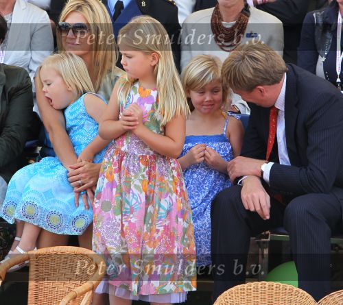 Tiel, 11 September 2010
50e maal FruitCorso met als gasten
Prins Willem Alexander, Prinses Maxima, Prinses Amalia, Prinses Alexia en Prinses Ariane
Foto Peter Smulders BV