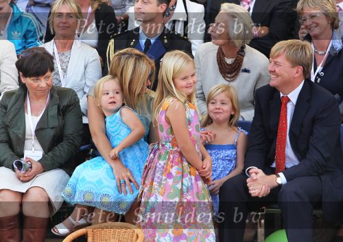 Tiel, 11 September 2010
50e maal FruitCorso met als gasten
Prins Willem Alexander, Prinses Maxima, Prinses Amalia, Prinses Alexia en Prinses Ariane
Foto Peter Smulders BV