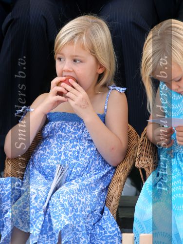 Tiel, 11 September 2010
50e maal FruitCorso met als gasten
Prins Willem Alexander, Prinses Maxima, Prinses Amalia, Prinses Alexia en Prinses Ariane
Foto Peter Smulders BV