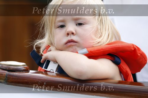 Amsterdam 21 augustus 2010
Prins Willem Alkexander met de groende Draeck bij sail. Prinses Maxima Prinses Amalia Ariane en Alexia zijn er ook bij. Ook is er een kindermeisje bij. Ze voeren onder begeleiding van meerdere politie boten
Peter Smulders bv