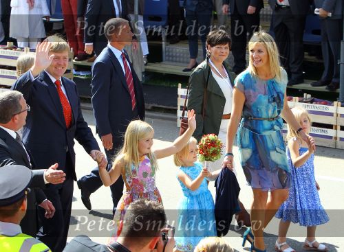 Tiel, 11 September 2010
50e maal FruitCorso met als gasten
Prins Willem Alexander, Prinses Maxima, Prinses Amalia, Prinses Alexia en Prinses Ariane
Foto Peter Smulders BV