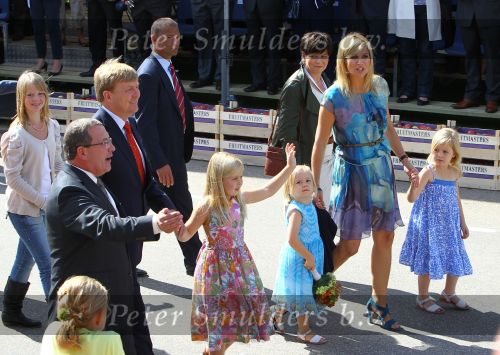 Tiel, 11 September 2010
50e maal FruitCorso met als gasten
Prins Willem Alexander, Prinses Maxima, Prinses Amalia, Prinses Alexia en Prinses Ariane
Foto Peter Smulders BV