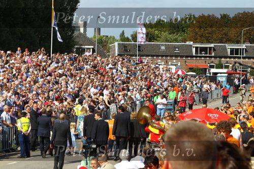 Tiel, 11 September 2010
50e maal FruitCorso met als gasten
Prins Willem Alexander, Prinses Maxima, Prinses Amalia, Prinses Alexia en Prinses Ariane
Foto Peter Smulders BV