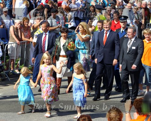 Tiel, 11 September 2010
50e maal FruitCorso met als gasten
Prins Willem Alexander, Prinses Maxima, Prinses Amalia, Prinses Alexia en Prinses Ariane
Foto Peter Smulders BV