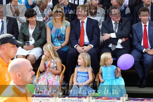 Tiel, 11 September 2010
50e maal FruitCorso met als gasten
Prins Willem Alexander, Prinses Maxima, Prinses Amalia, Prinses Alexia en Prinses Ariane
Foto Peter Smulders BV