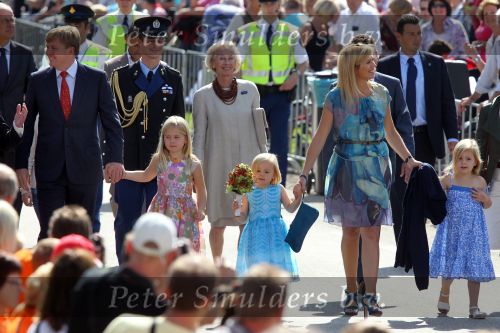 Tiel, 11 September 2010
50e maal FruitCorso met als gasten
Prins Willem Alexander, Prinses Maxima, Prinses Amalia, Prinses Alexia en Prinses Ariane
Foto Peter Smulders BV