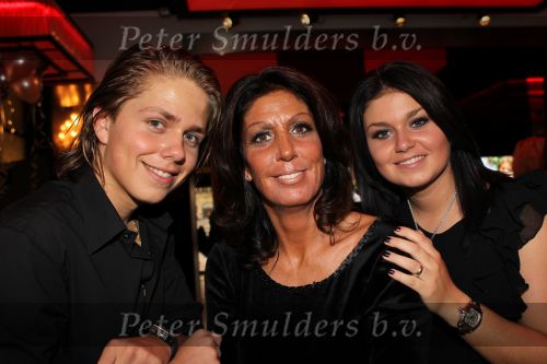Amsterdam, 23 September 2010
Eerste CD uitreiking van Roxeanne Hazes en Andre Hazes Jr. 
met de titel: Van jou, voor jou.
Rachel hazes met haar kinderen
Foto Peter Smulders BV